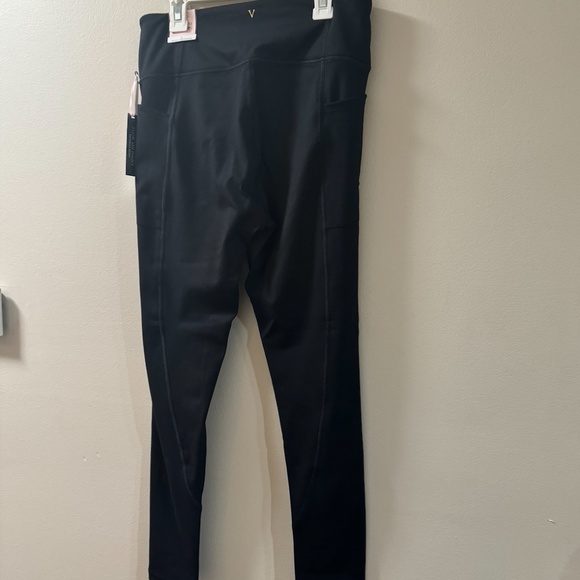 NWT Victoria's Secret Flow on Point Leggings - Picture 3 of 6